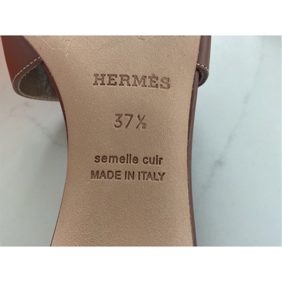 Hermès Oasis Sandals in Gold 37.5 - Picture 7 of 9